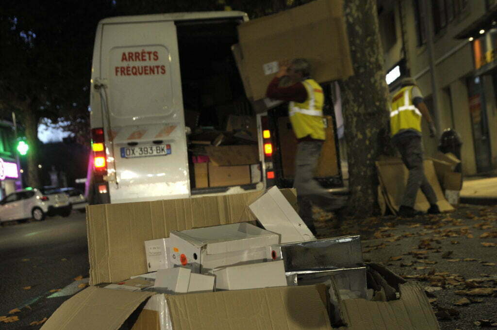 Collecte de carton faite pour les salaries de Valoris