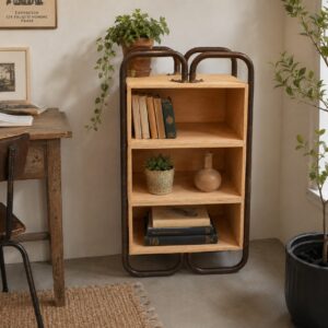 Meuble de rangement en bois et métal – Ancien mobilier scolaire revisité